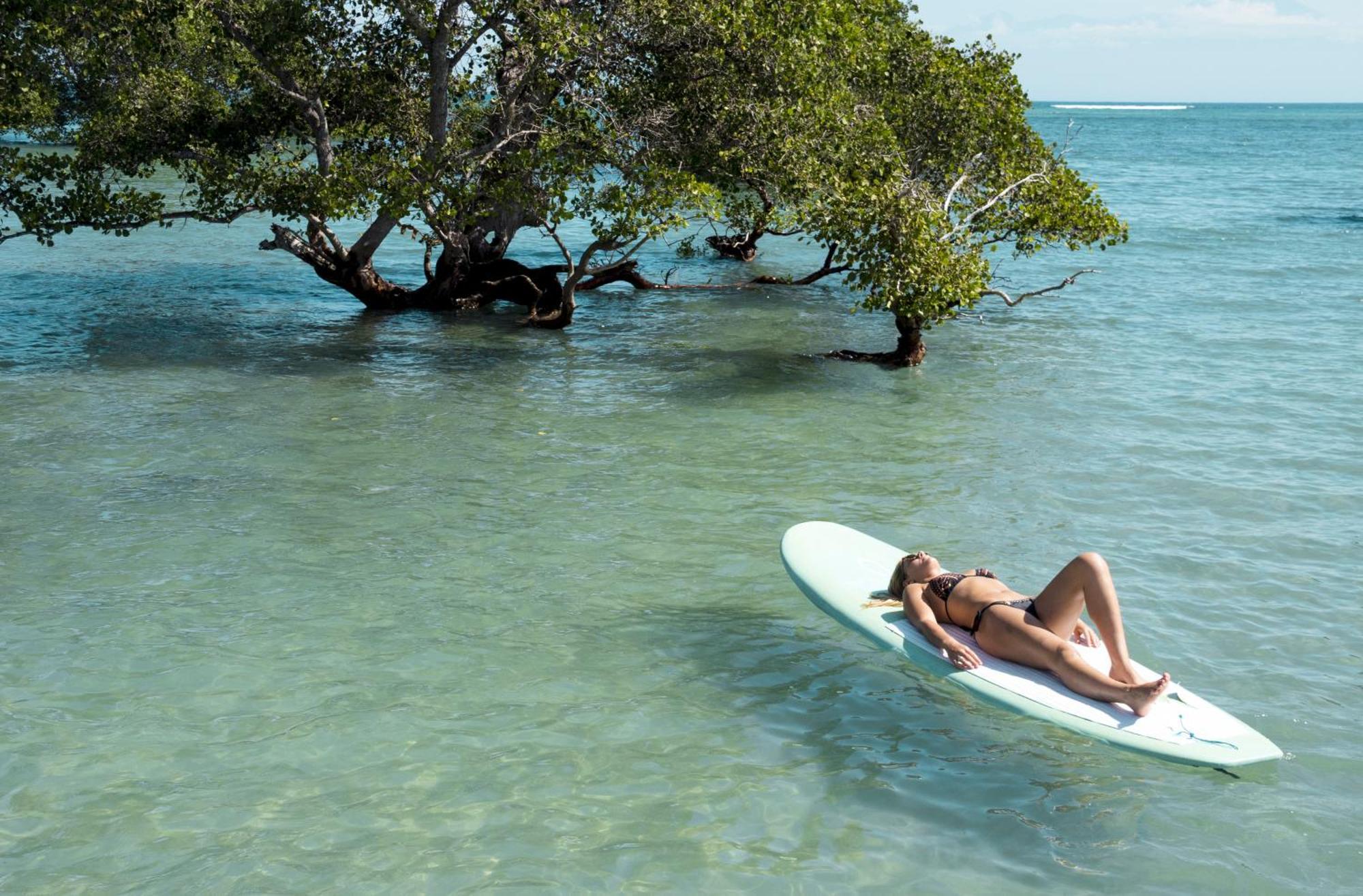 Myamo Beach Lodge Jereweh Bagian luar foto
