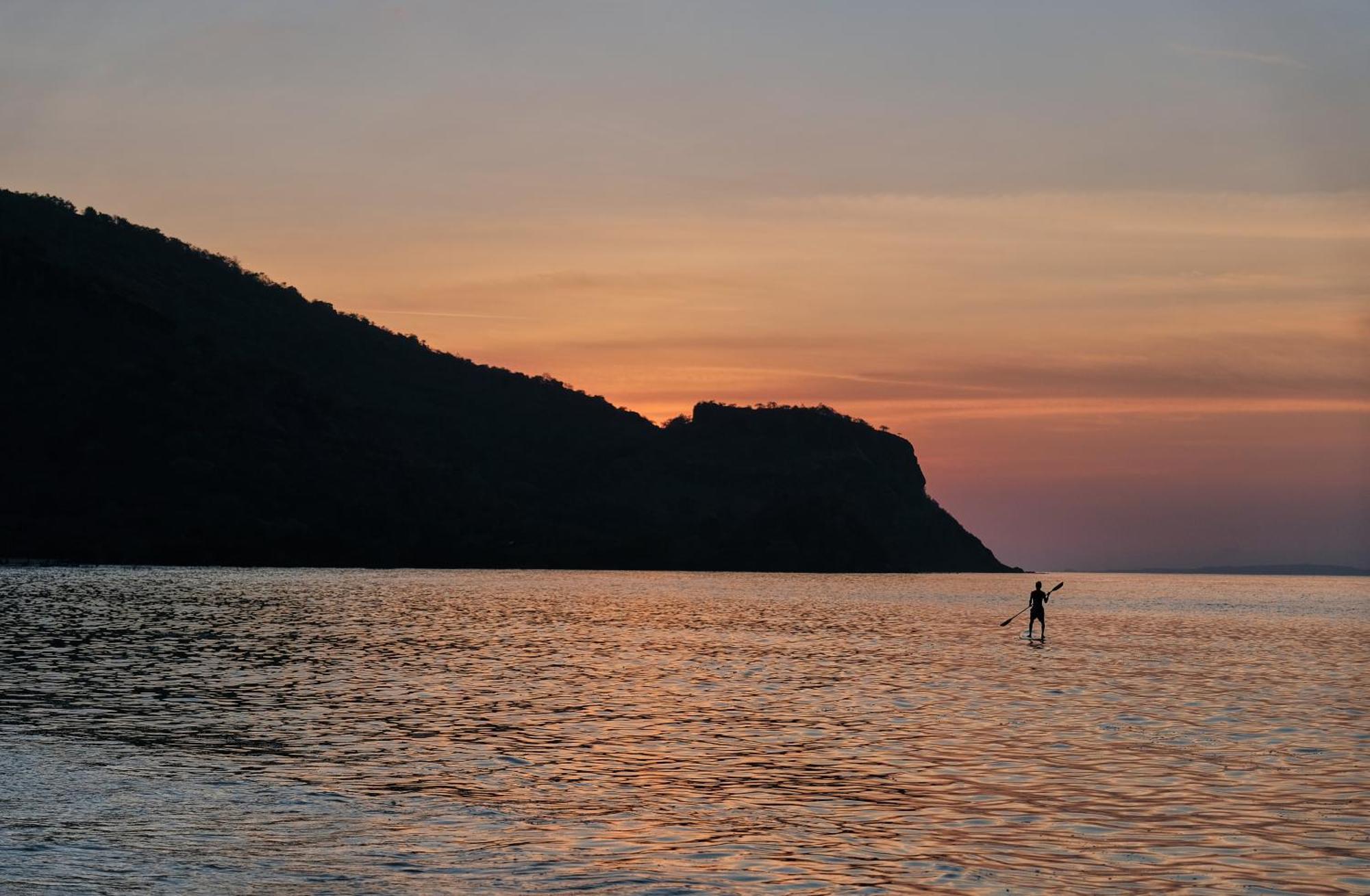 Myamo Beach Lodge Jereweh Bagian luar foto