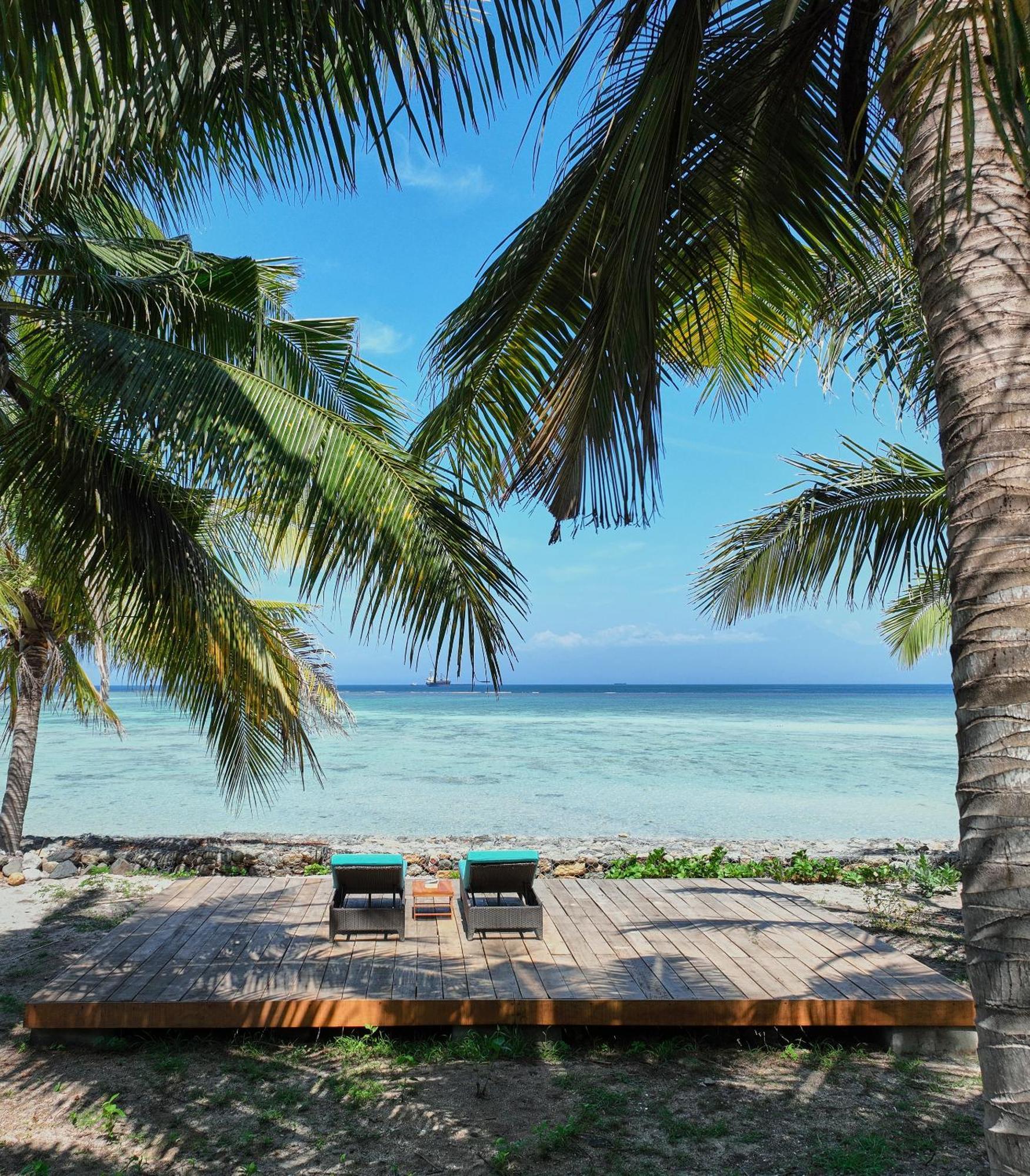 Myamo Beach Lodge Jereweh Bagian luar foto