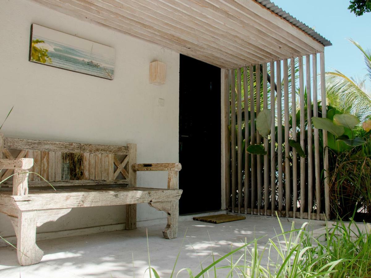Myamo Beach Lodge Jereweh Bagian luar foto